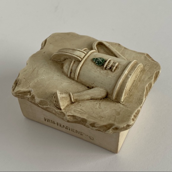 Trinket Box Gardening theme Hen Feathers watering can beige container floral - Picture 3 of 11